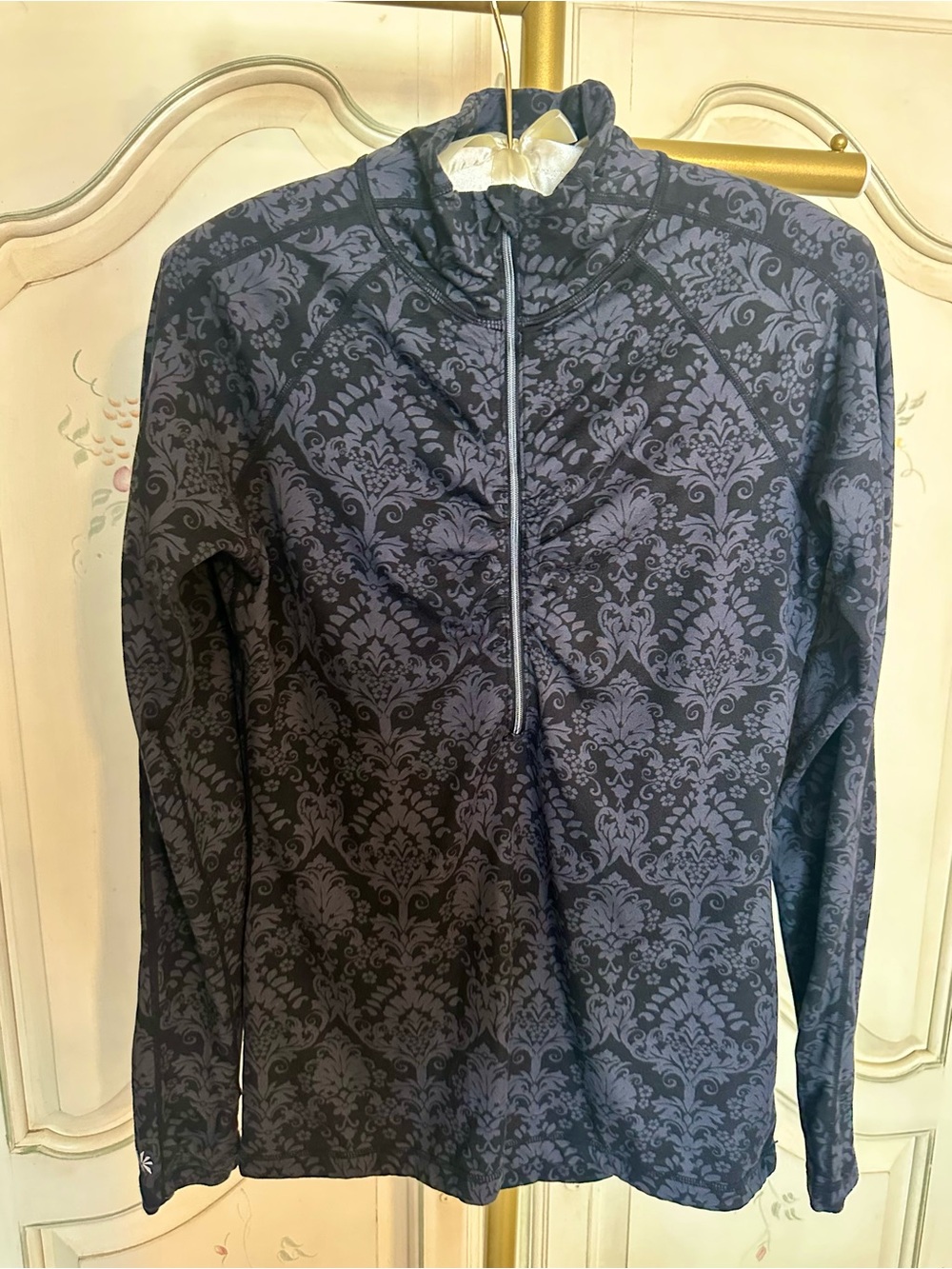 Athleta Long-Sleeve Half-Zip Black and Gray Damask